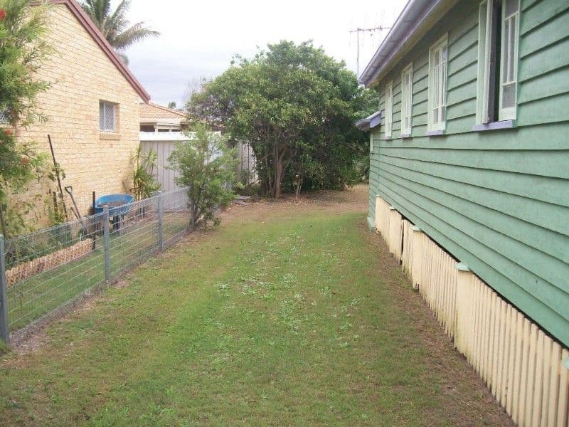 11 Castlereagh Street, BUNDABERG SOUTH QLD 4670, Bundaberg South - Thumbnail 7