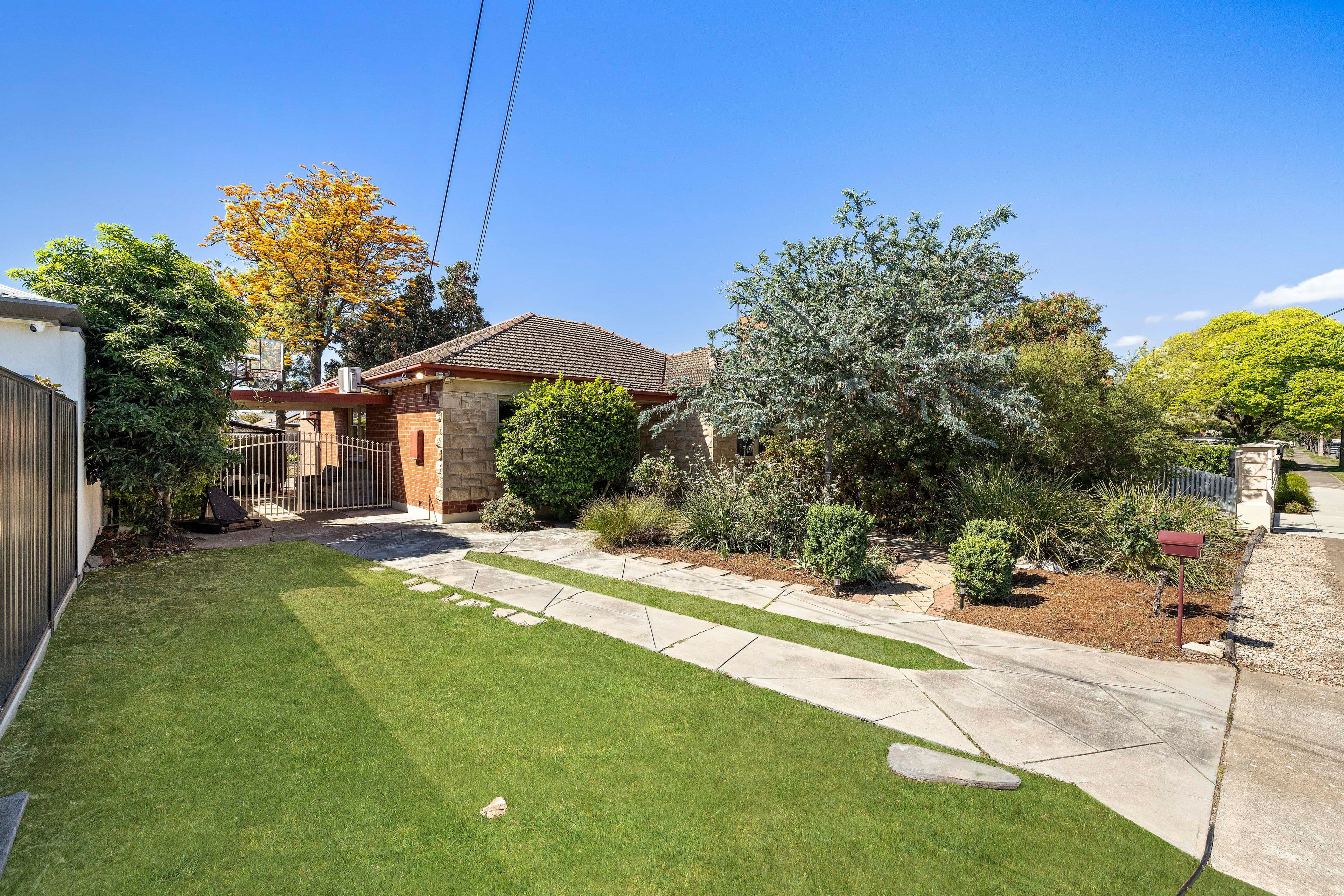 27 Helmsdale Avenue, Glengowrie SA 5044, Glengowrie - Thumbnail 2