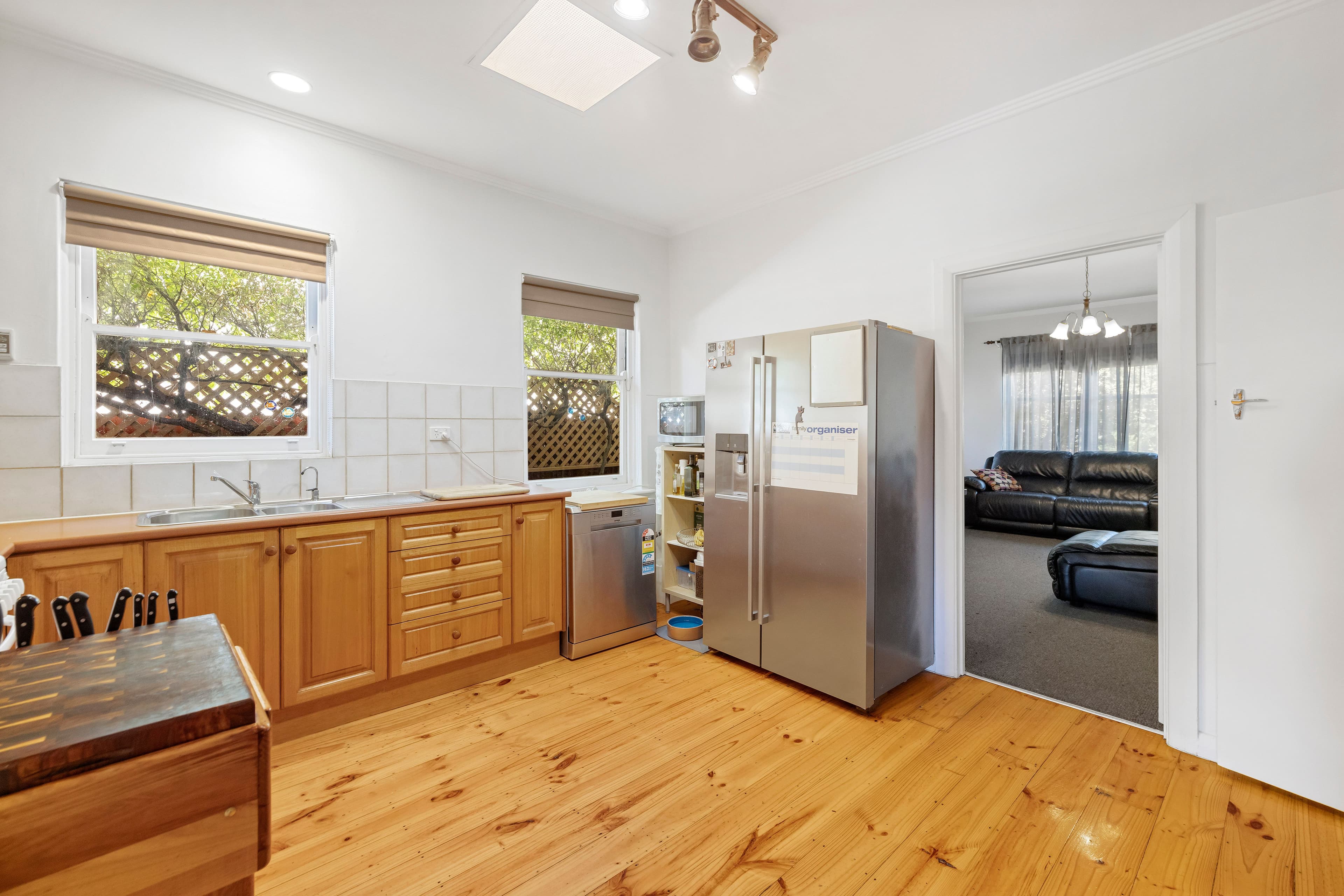 27 Helmsdale Avenue, Glengowrie SA 5044, Glengowrie - Thumbnail 4