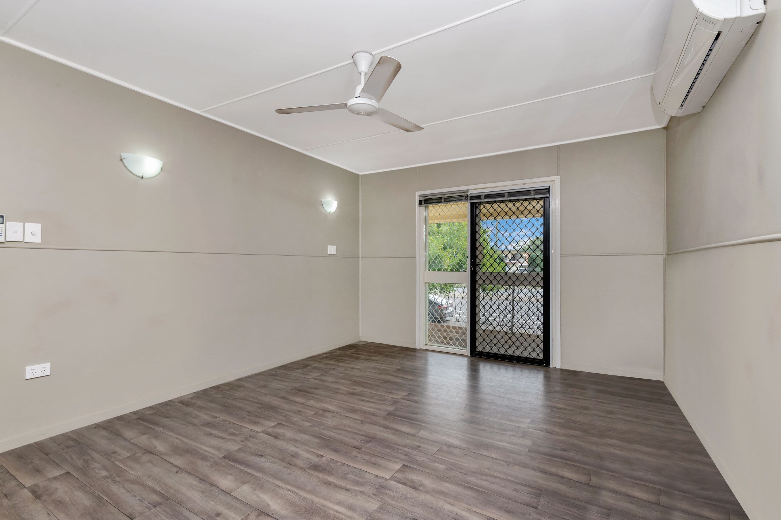 414 Ross River Road, Cranbrook QLD 4814, Cranbrook - Thumbnail 2
