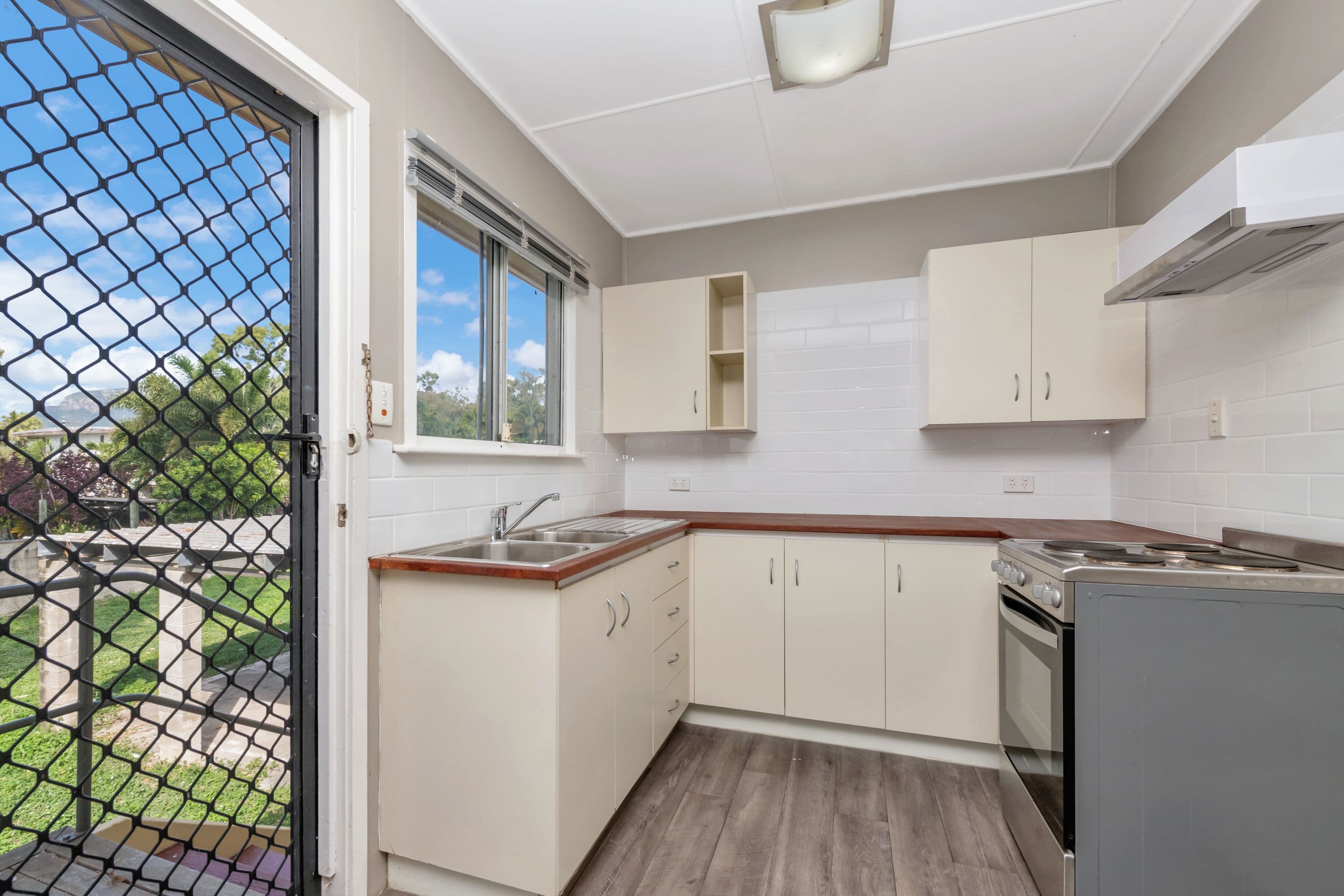 414 Ross River Road, Cranbrook QLD 4814, Cranbrook - Thumbnail 4