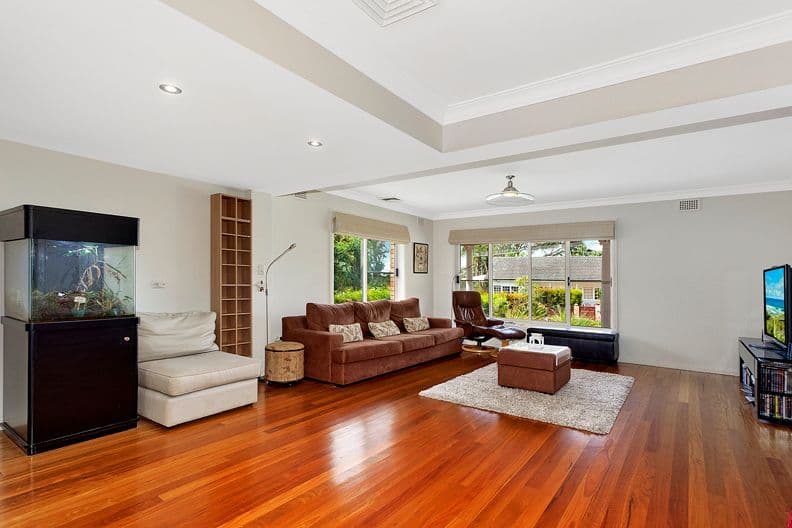 17 Carlow Crescent, Killarney Heights NSW 2087, Killarney Heights - Thumbnail 2