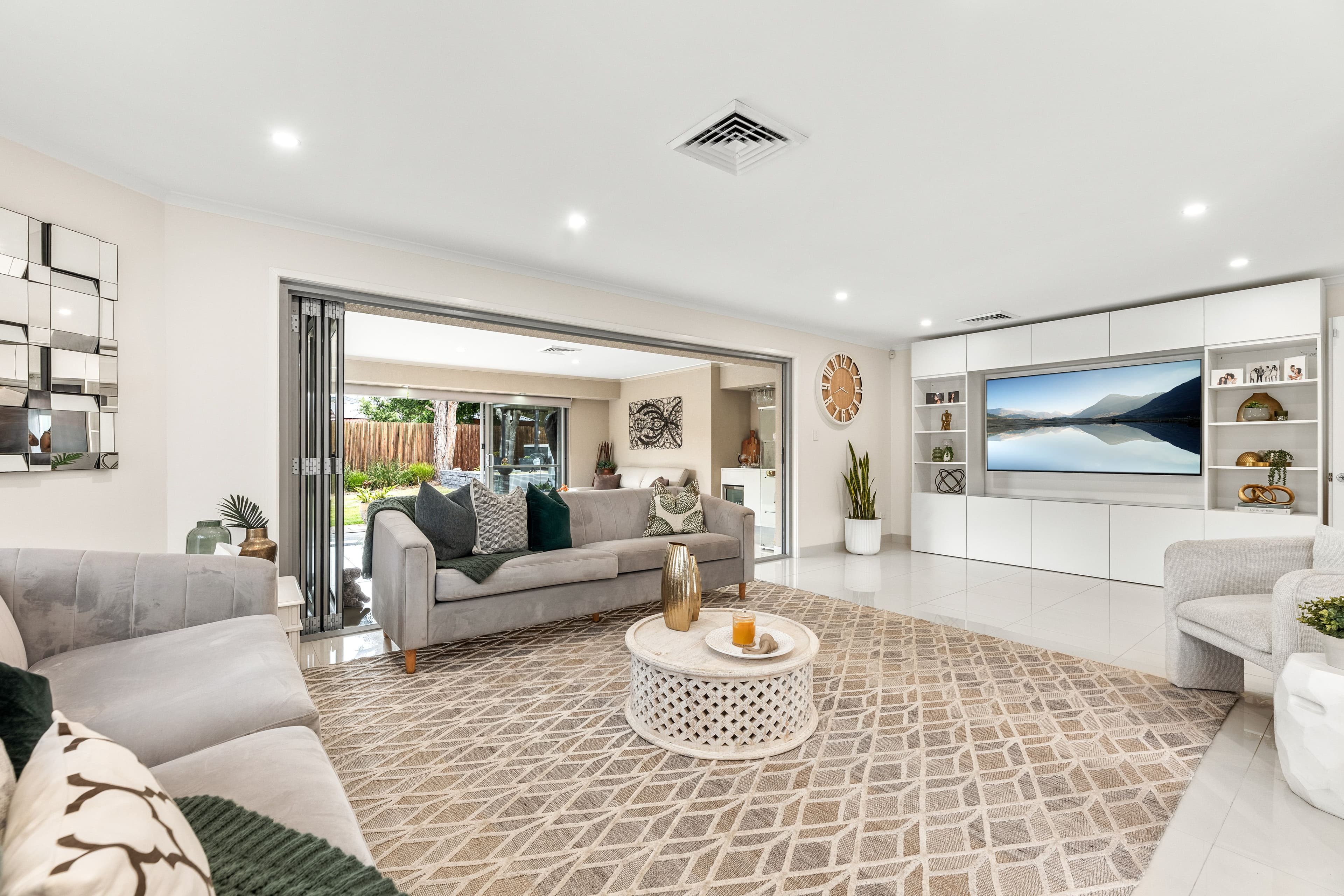 37 Stringybark Place, Alfords Point NSW 2234, Alfords Point - Thumbnail 2