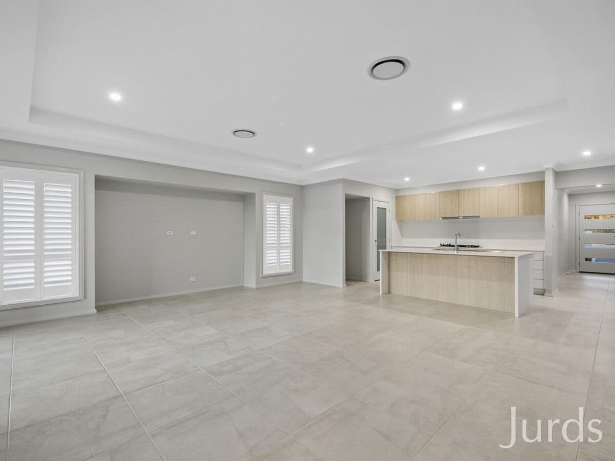 17 Moran Parkway, North Rothbury, North Rothbury - Thumbnail 4