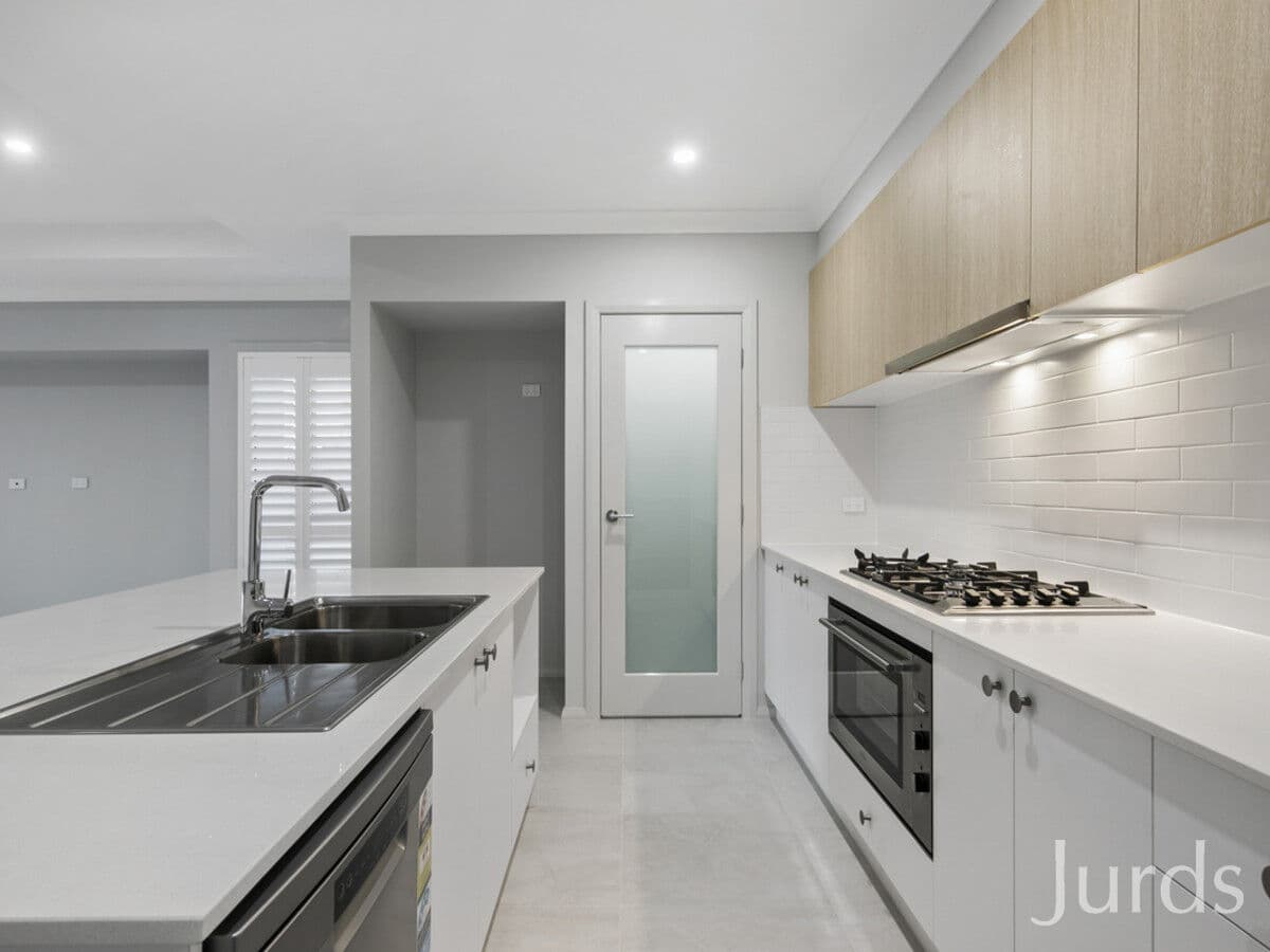 17 Moran Parkway, North Rothbury, North Rothbury - Thumbnail 5