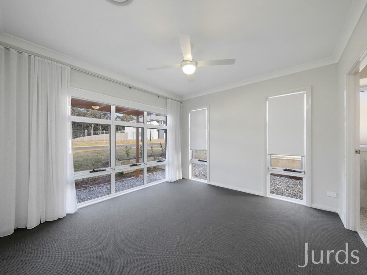 17 Moran Parkway, North Rothbury, North Rothbury - Thumbnail 6