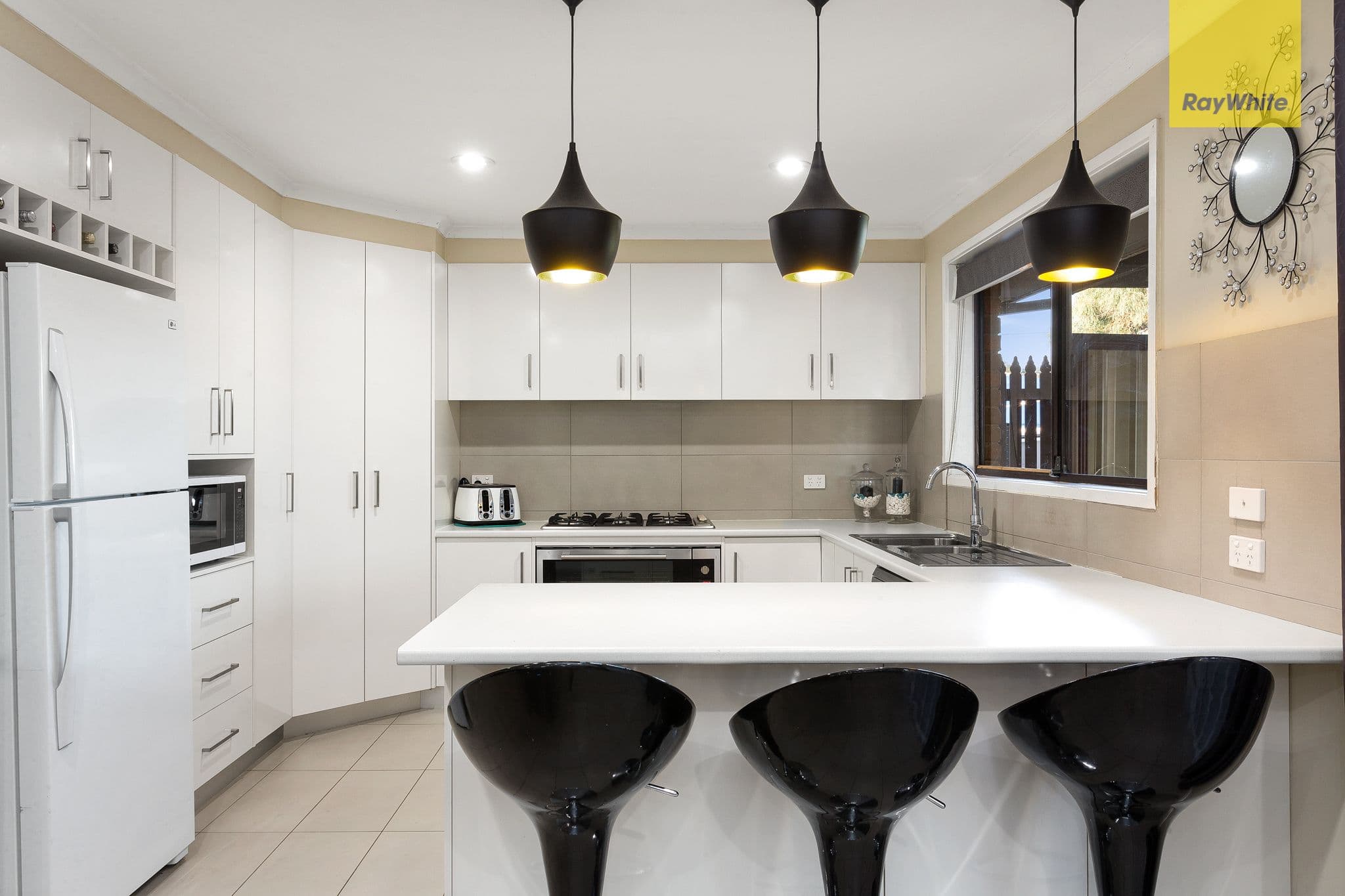 8 Kingfisher Court, Kings Park VIC 3021, Kings Park - Thumbnail 2