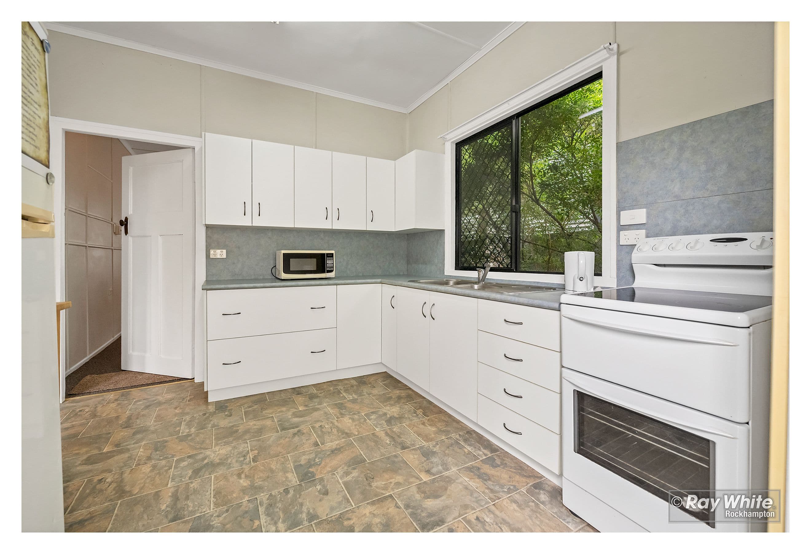 29 Goodson Street, West Rockhampton QLD 4700, West Rockhampton - Thumbnail 4