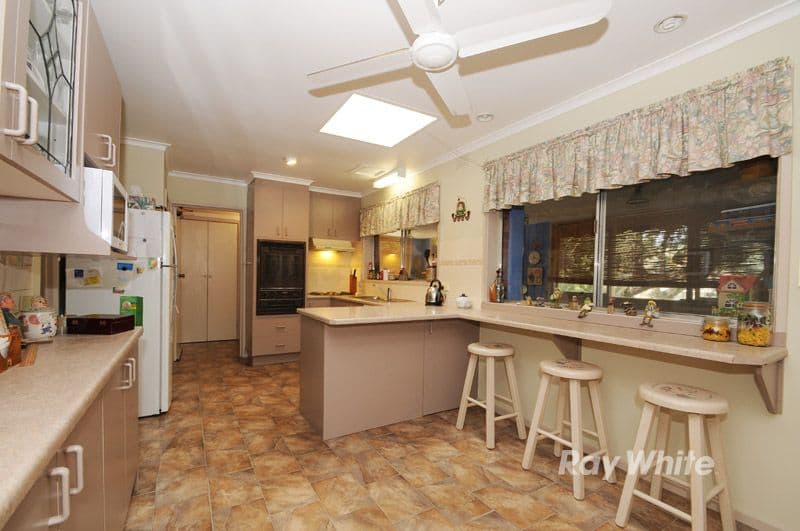 2 Huxley Court, BAYSWATER VIC 3153, Bayswater - Thumbnail 4