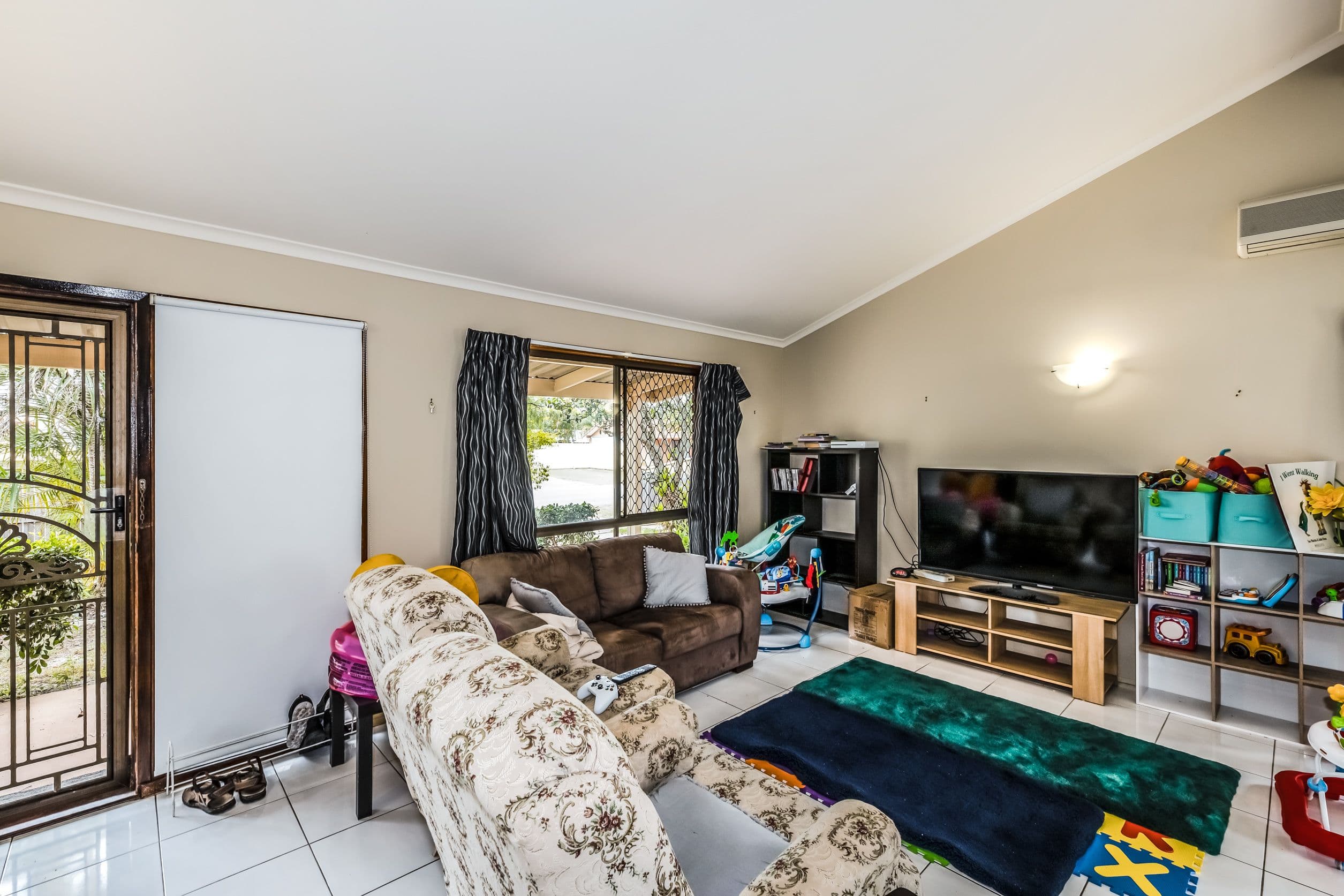 21 Hawaii Crescent, Banksia Beach QLD 4507, Banksia Beach - Thumbnail 3