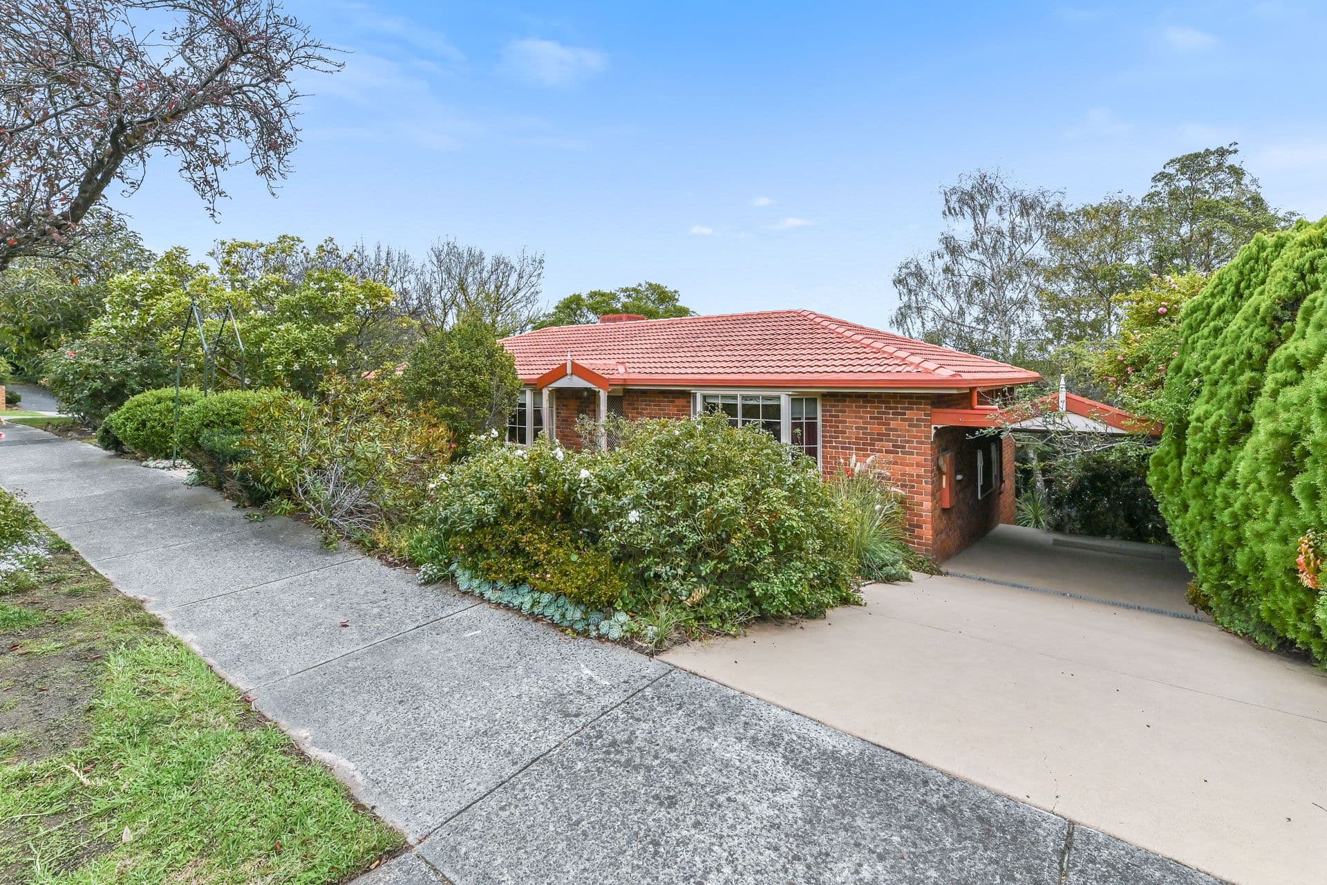 18 Telford Drive, Berwick VIC 3806, Berwick - Thumbnail 2