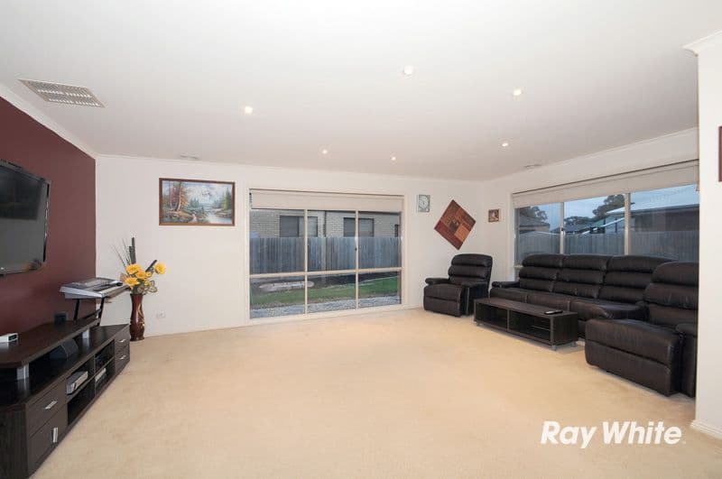 25 Ratcliffe Way, LYNBROOK VIC 3975, Lynbrook - Thumbnail 2