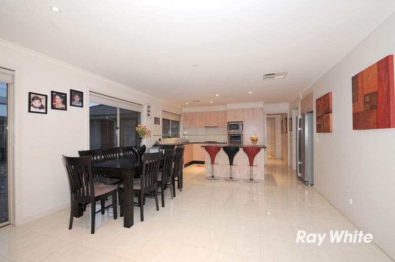 25 Ratcliffe Way, LYNBROOK VIC 3975, Lynbrook - Thumbnail 3