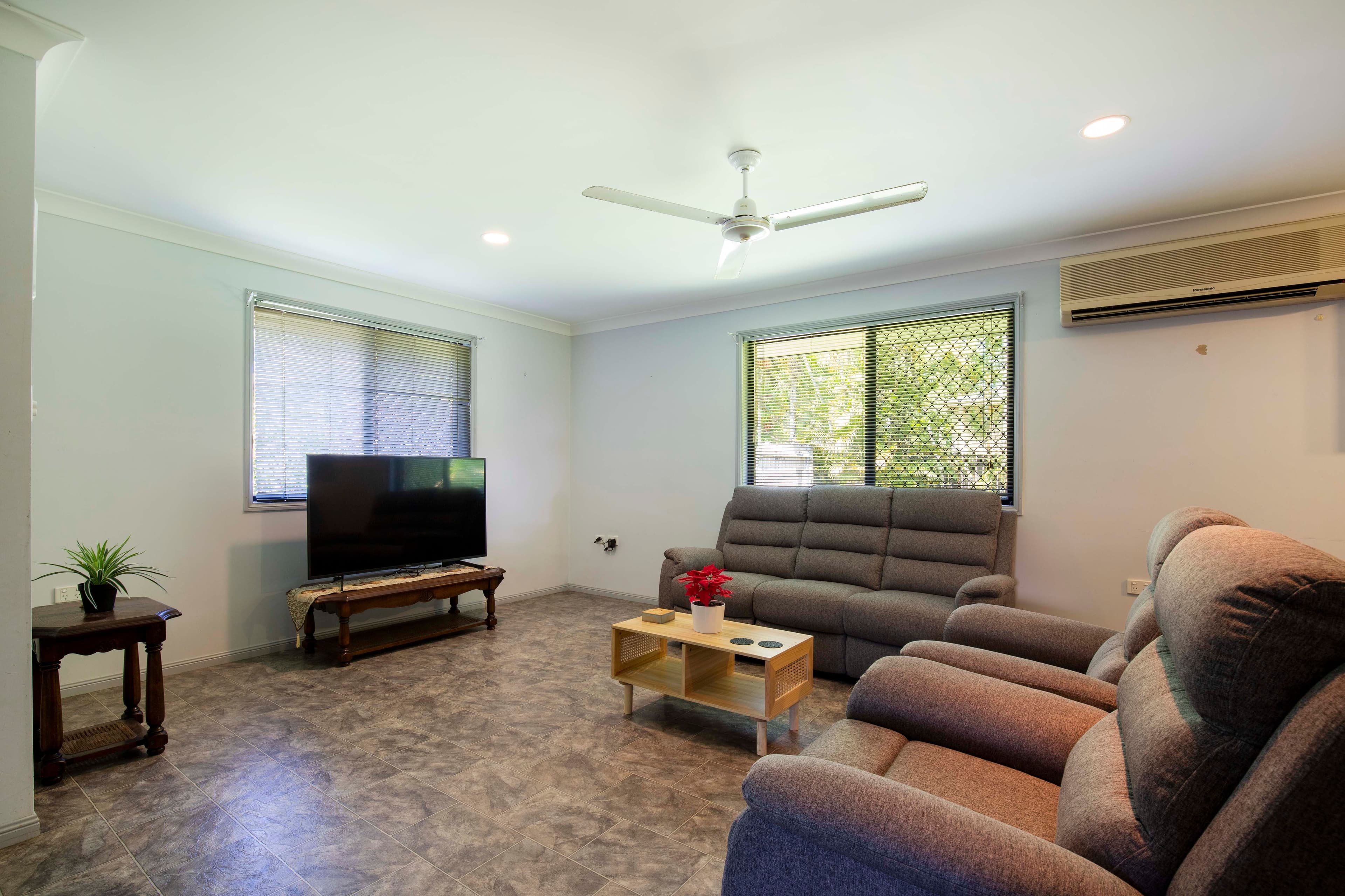 12 Forest Glen Road, Mossman QLD 4873, Mossman - Thumbnail 3