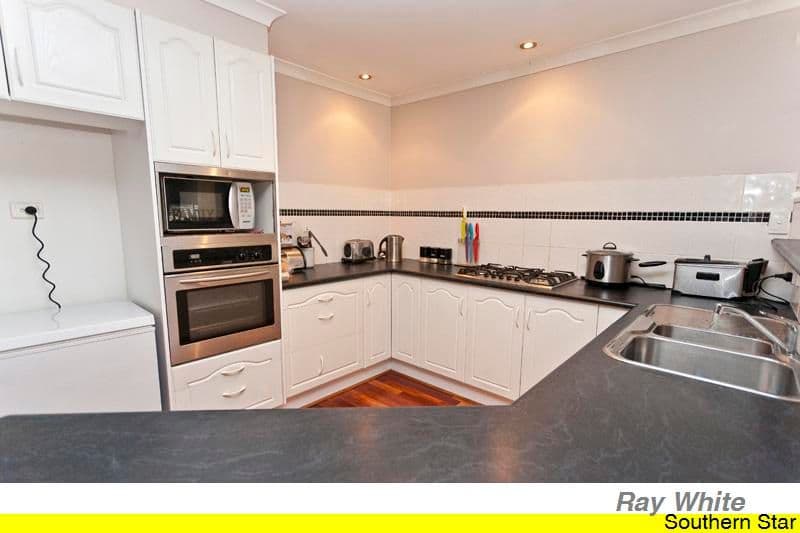 33 Reveley Close, SEVILLE GROVE WA 6112, Seville Grove - Thumbnail 5