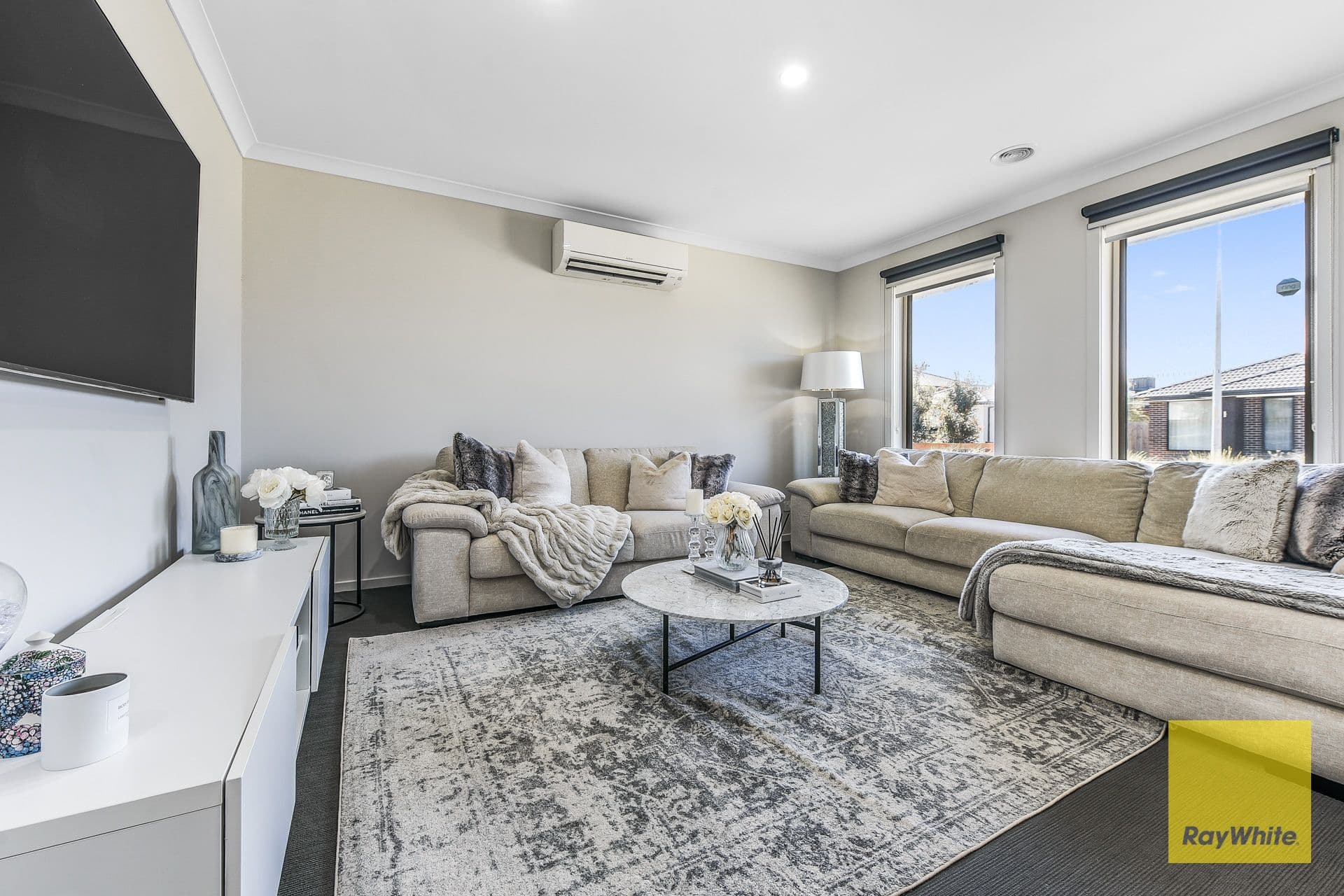 34 Kalbian Drive, Clyde North VIC 3978, Clyde North - Thumbnail 2