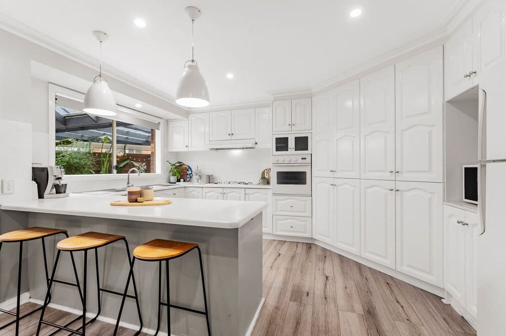 9 Eccles Close, Mill Park VIC 3082, Mill Park - Thumbnail 2