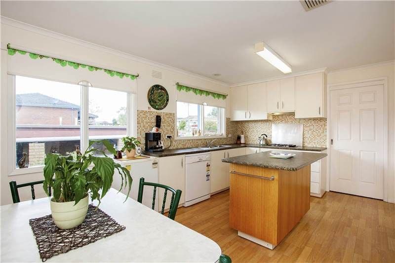 11 Illouera Avenue, GROVEDALE VIC 3216, Grovedale - Thumbnail 4