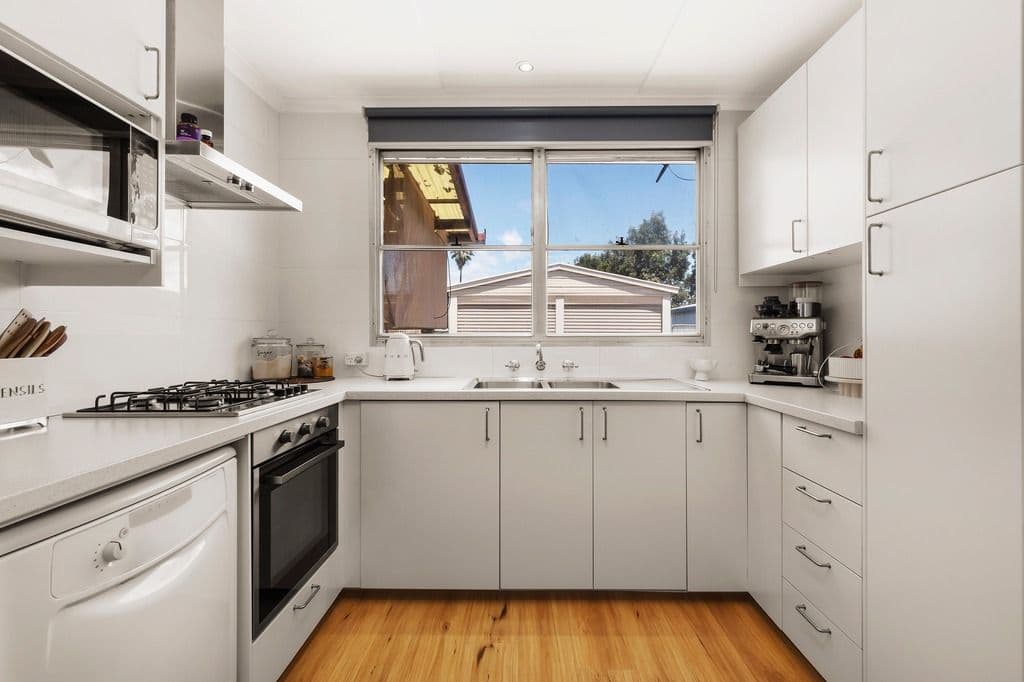 23 Guildford Avenue, Coolaroo VIC 3048, Coolaroo - Thumbnail 2