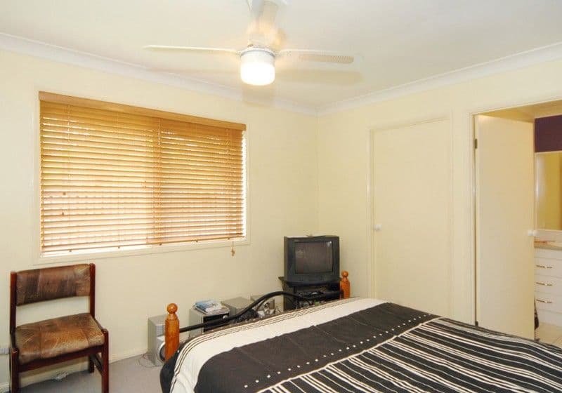 8 Ottelia Drive, ELANORA QLD 4221, Elanora - Thumbnail 5