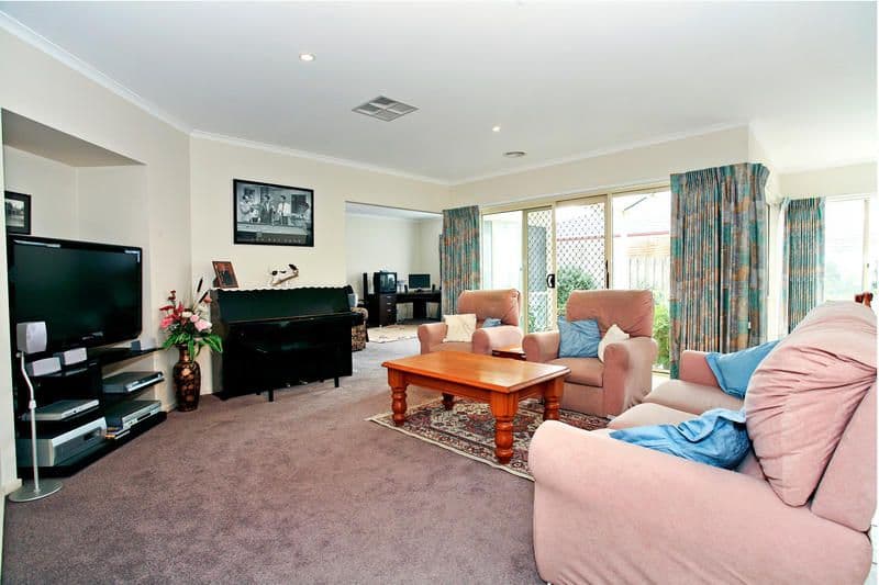 10 Hollows Court, GROVEDALE VIC 3216, Grovedale - Thumbnail 2