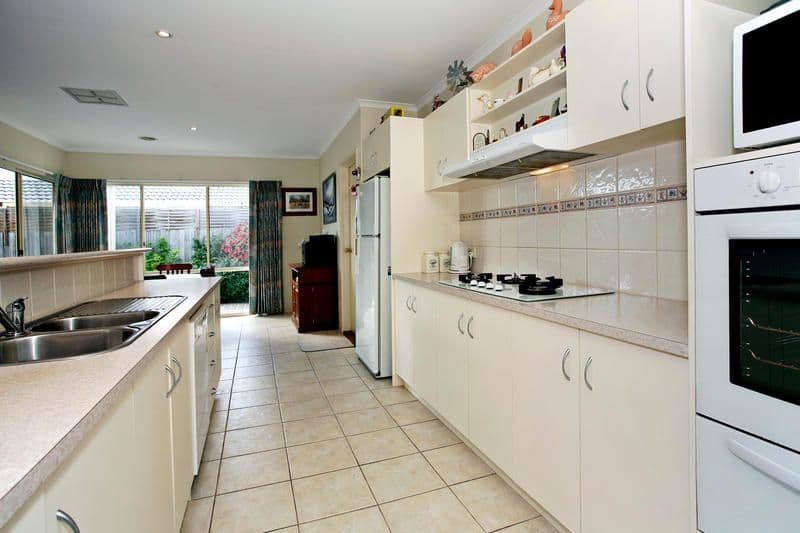10 Hollows Court, GROVEDALE VIC 3216, Grovedale - Thumbnail 3