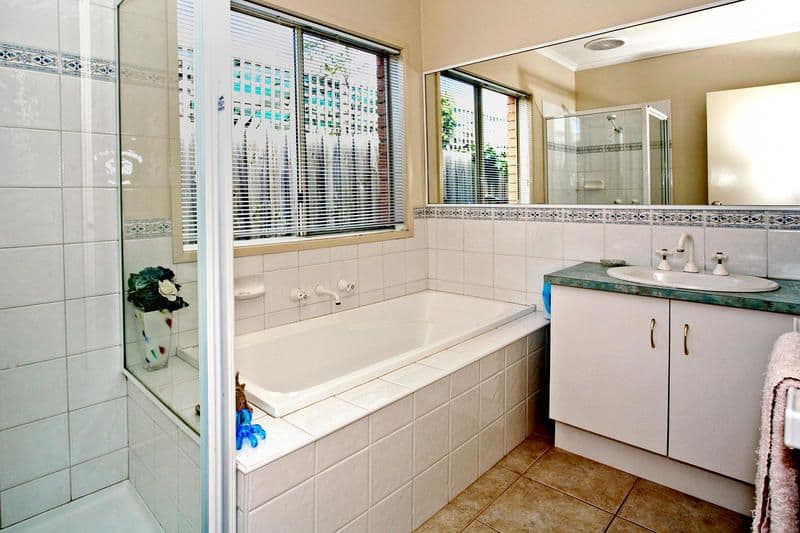 10 Hollows Court, GROVEDALE VIC 3216, Grovedale - Thumbnail 4