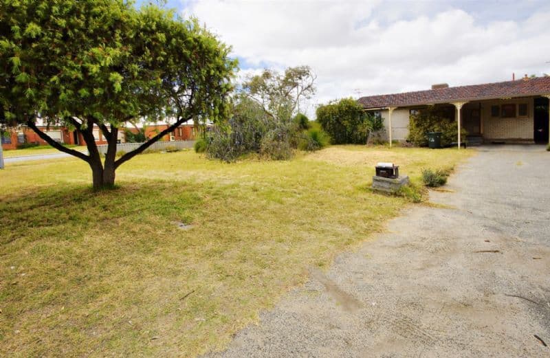 10 Culloton Crescent, BALGA WA 6061, Balga - Thumbnail 3