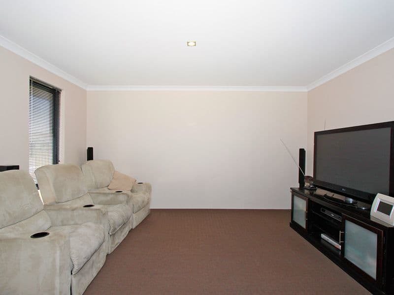 21 Bristle Avenue, SOUTHERN RIVER WA 6110, Southern River - Thumbnail 3