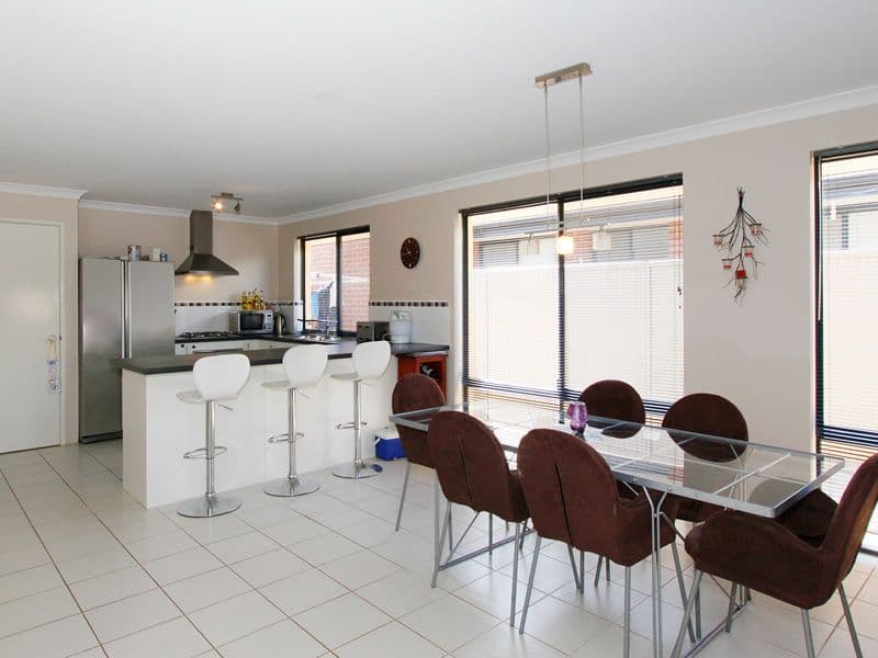 21 Bristle Avenue, SOUTHERN RIVER WA 6110, Southern River - Thumbnail 6