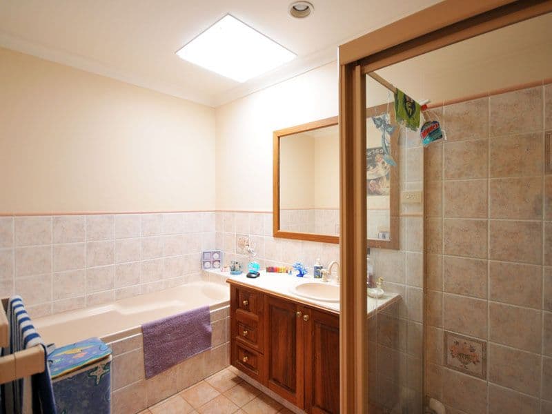 24 Noah Close, MORNINGTON, Mornington - Thumbnail 6
