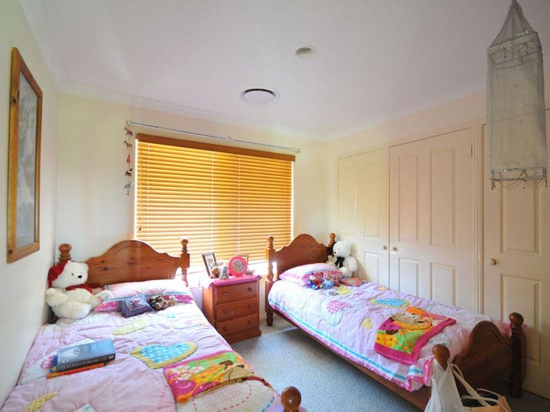 24 Noah Close, MORNINGTON, Mornington - Thumbnail 8