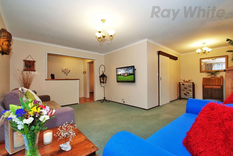19 SUGARLOAF Drive, CHIRNSIDE PARK VIC 3116, Chirnside Park - Thumbnail 2
