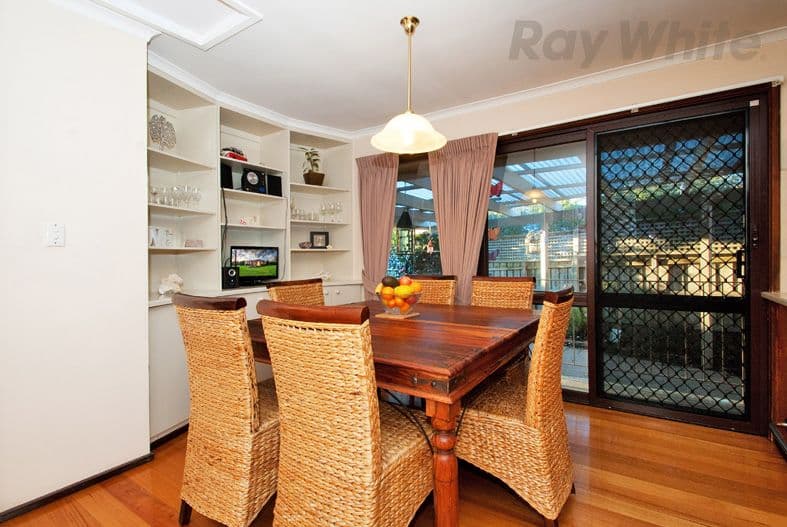 19 SUGARLOAF Drive, CHIRNSIDE PARK VIC 3116, Chirnside Park - Thumbnail 4