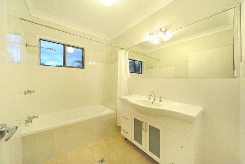 11 Tropic Road, CANNONVALE QLD 4802, Cannonvale - Thumbnail 4