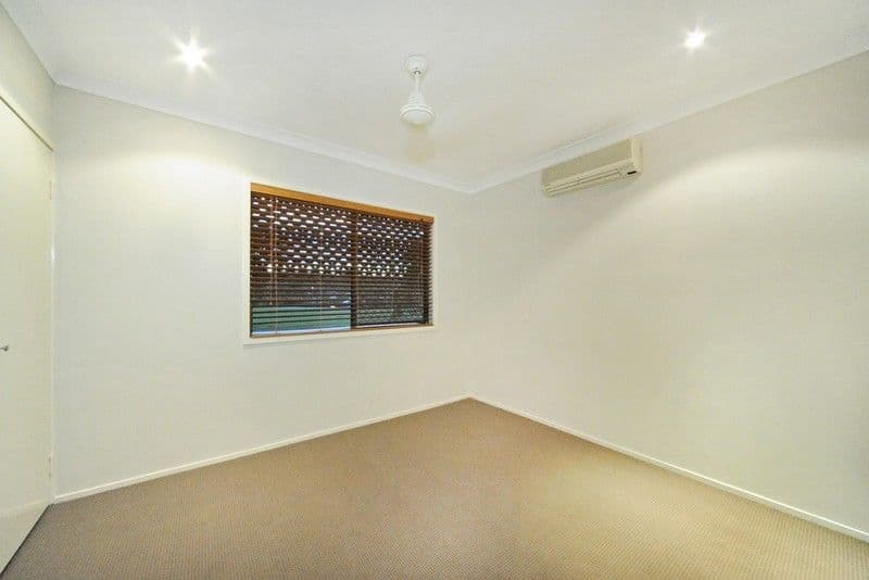11 Tropic Road, CANNONVALE QLD 4802, Cannonvale - Thumbnail 6