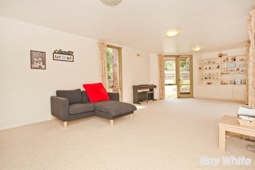 10 Dawe Road, Mitcham VIC 3132, Mitcham - Thumbnail 2