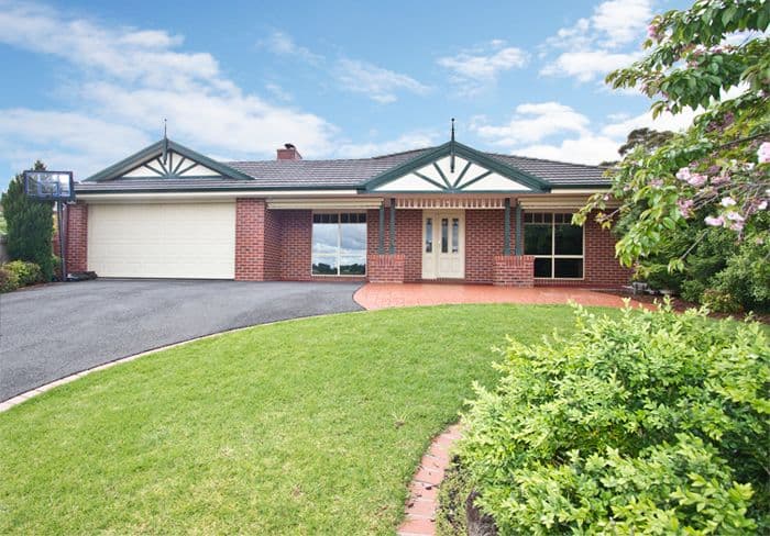 11 Kelbow Close, SAINT HELENA VIC 3088, St Helena - Image 1