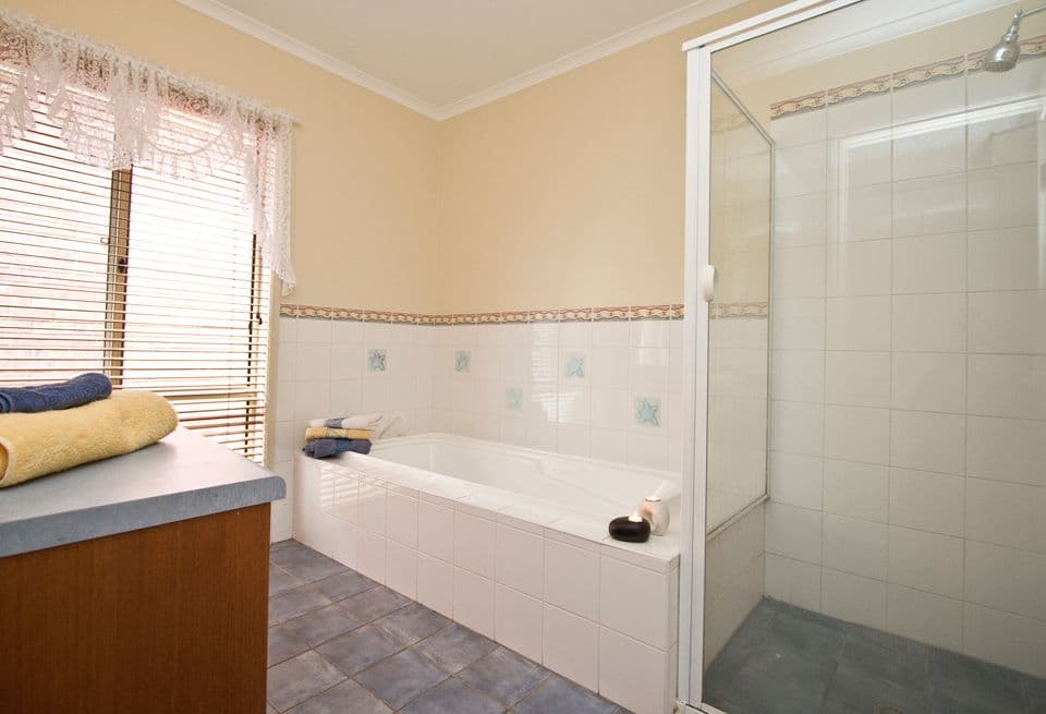 11 Kelbow Close, SAINT HELENA VIC 3088, St Helena - Thumbnail 7