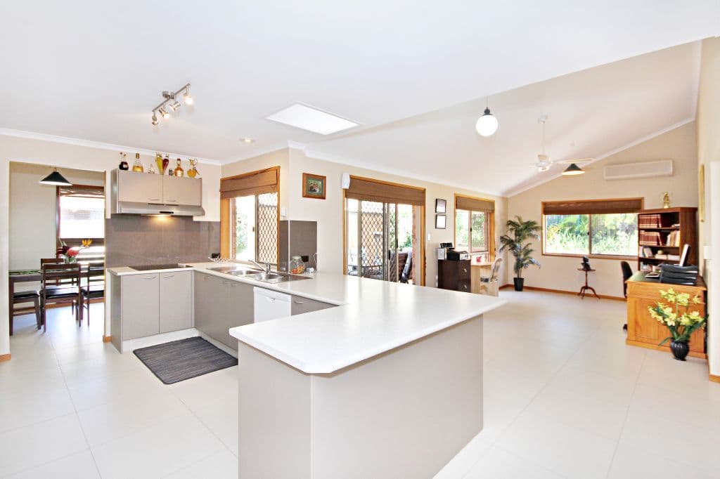 27 Bradstone Road, CARRARA QLD 4211, Carrara - Image 1