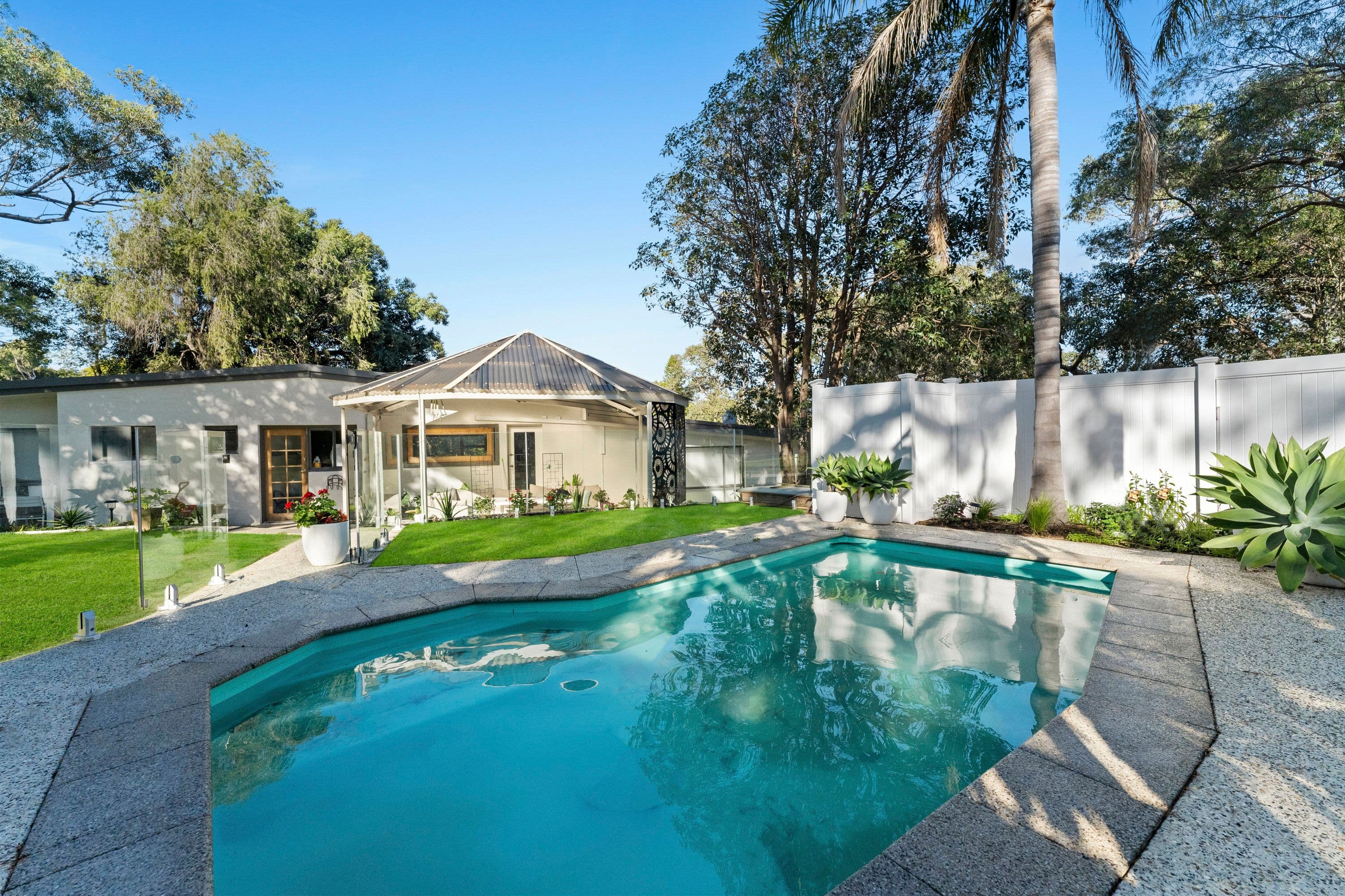 14 Enid Road, Kalamunda WA 6076, Kalamunda - Thumbnail 2
