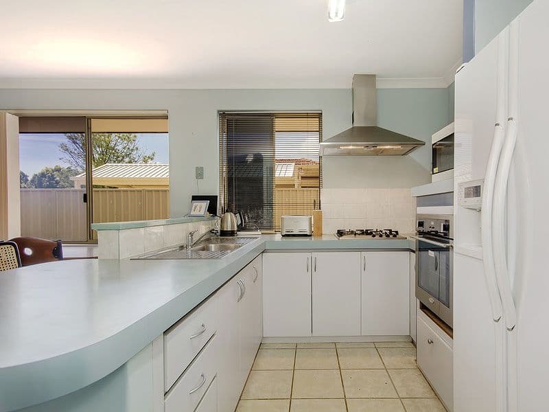 6 Maroon Place, Warnbro WA 6169, Warnbro - Thumbnail 2