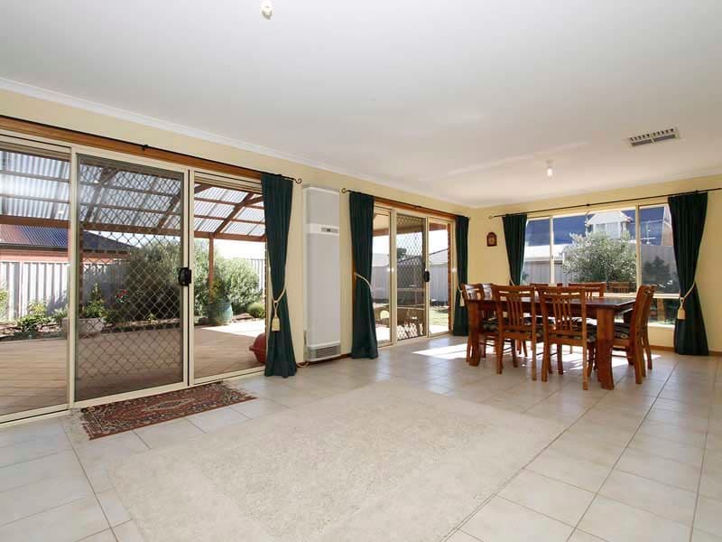 7 Naley Court, NOARLUNGA DOWNS SA 5168, Noarlunga Downs - Thumbnail 2