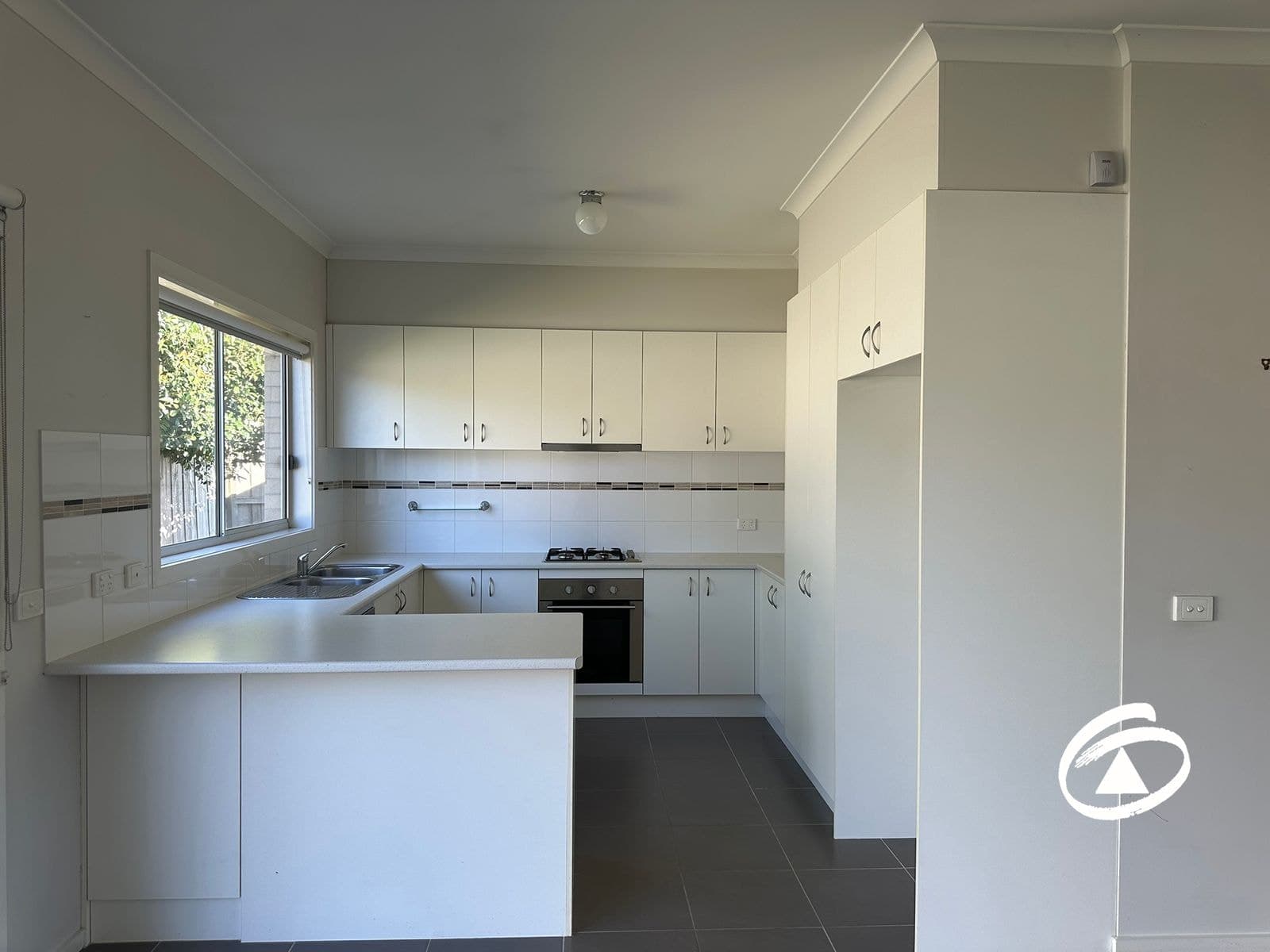 96 Cook Street, Drouin VIC 3818, Drouin - Thumbnail 2