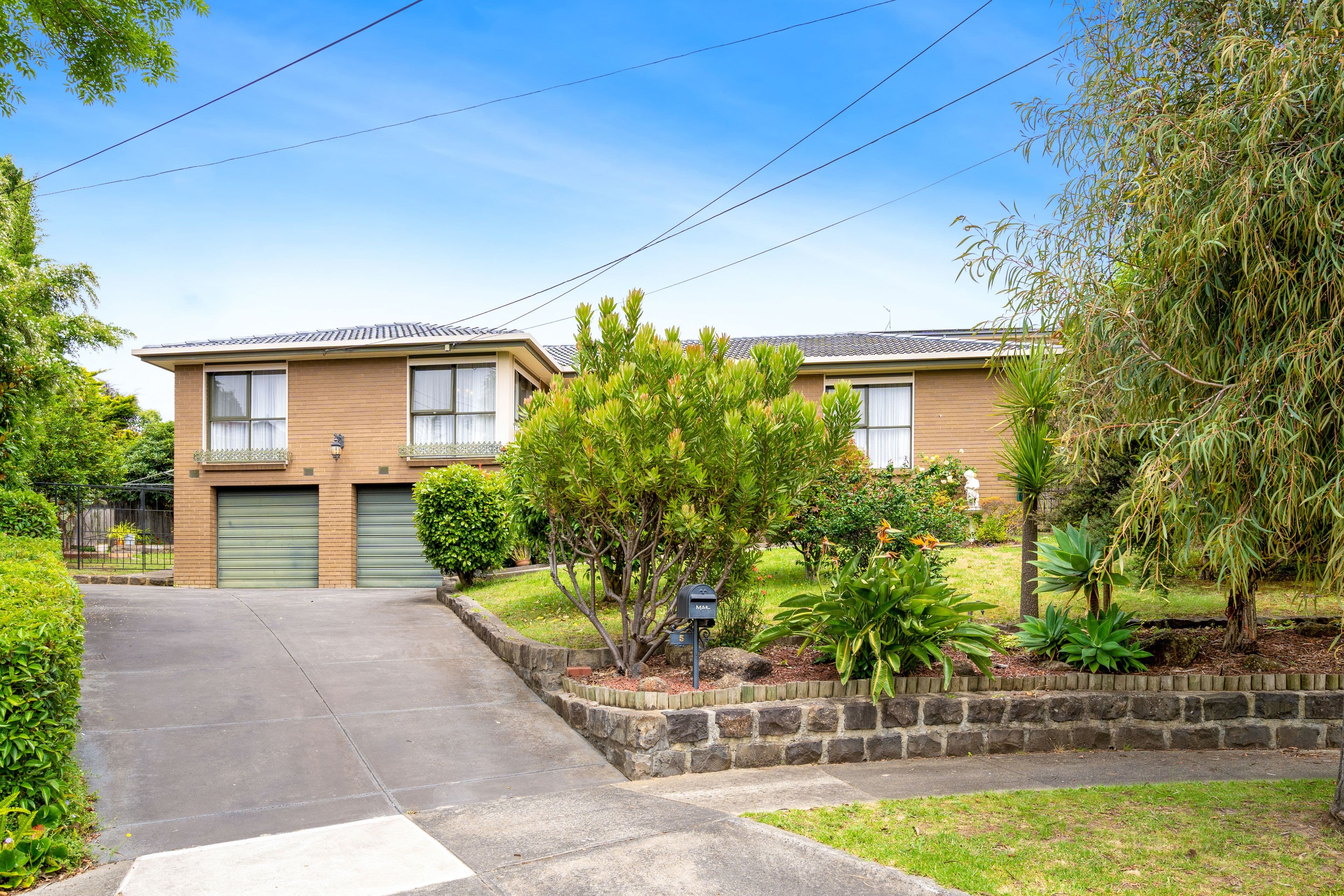 5 Ashgrove Drive, DEER PARK, Deer Park - Image 1