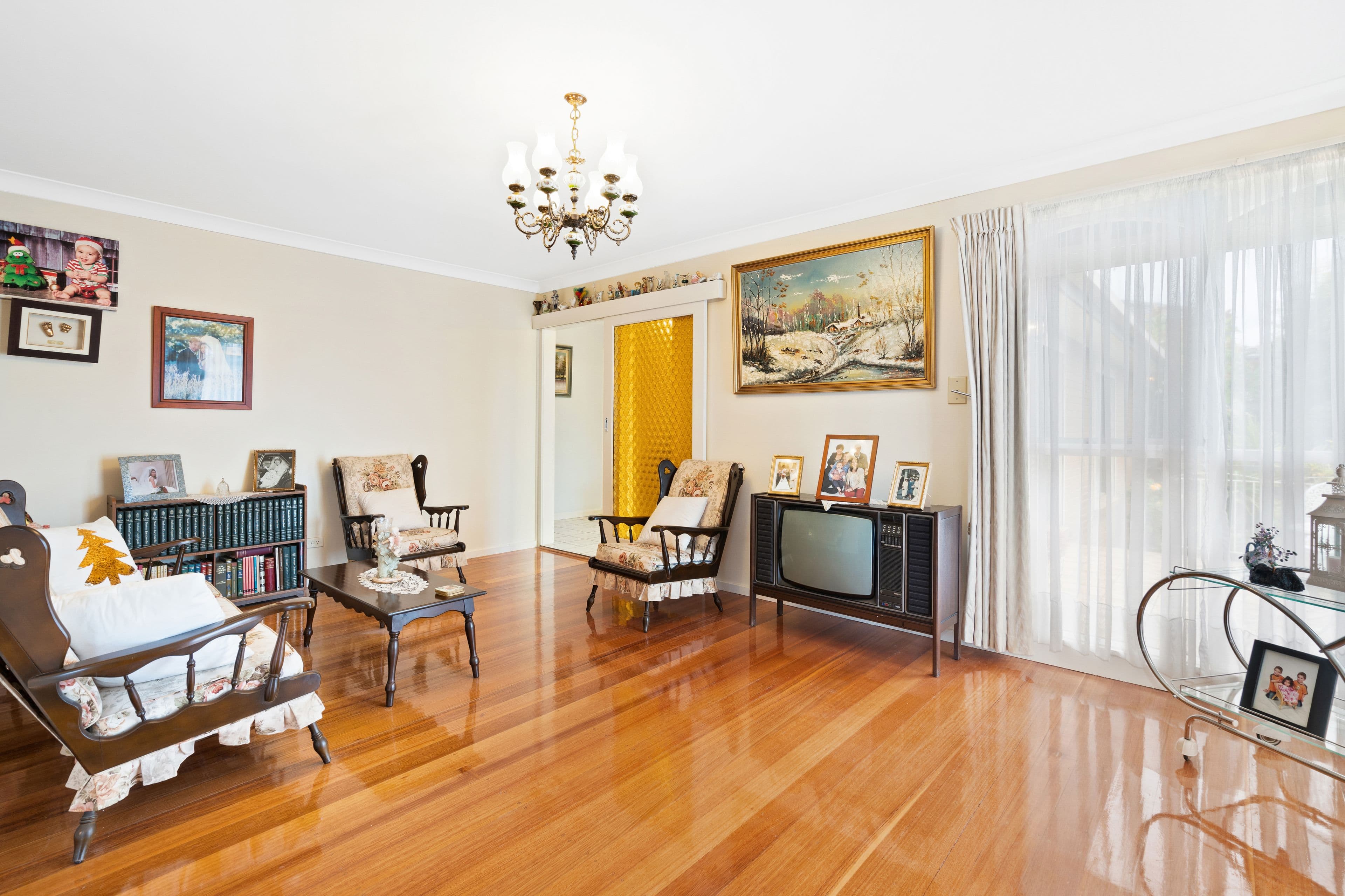 5 Ashgrove Drive, DEER PARK, Deer Park - Thumbnail 2