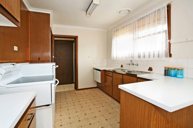 110 Heyers Road, GROVEDALE VIC 3216, Grovedale - Thumbnail 4