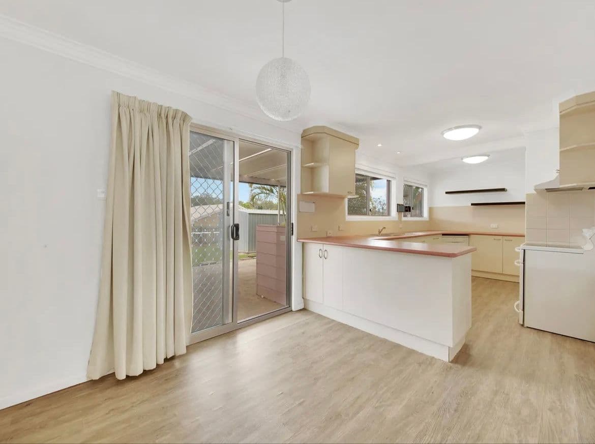 10 Allunga Drive, Glen Eden QLD 4680, Glen Eden - Thumbnail 2