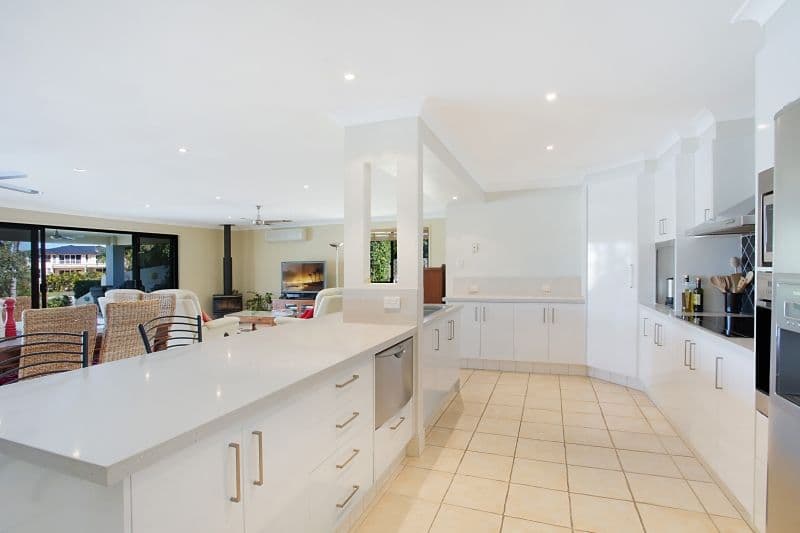 6 Alma Street, Broadbeach Waters QLD 4218, Broadbeach Waters - Thumbnail 2