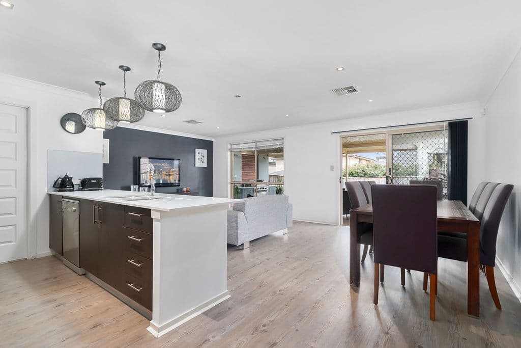9 Cadman Avenue, West Hoxton - Thumbnail 5